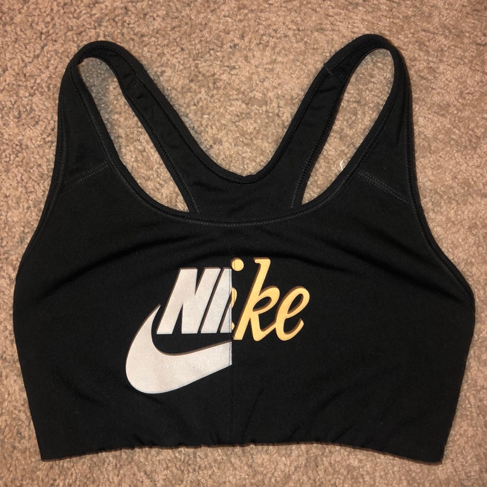 Nike Swoosh Sports Bra
